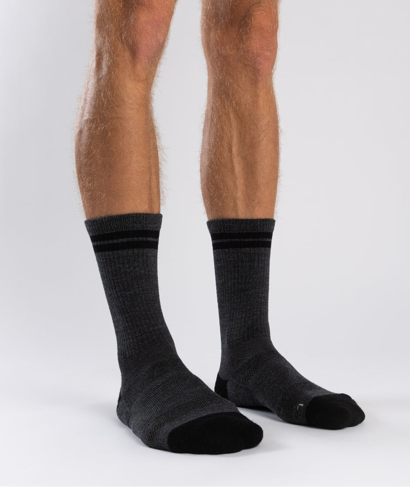 Chaussettes mi-hautes en laine mérinos mi-épaisse - Gris fumée