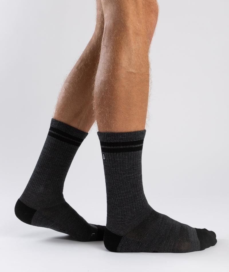 Chaussettes mi-hautes en laine mérinos mi-épaisse - Gris fumée