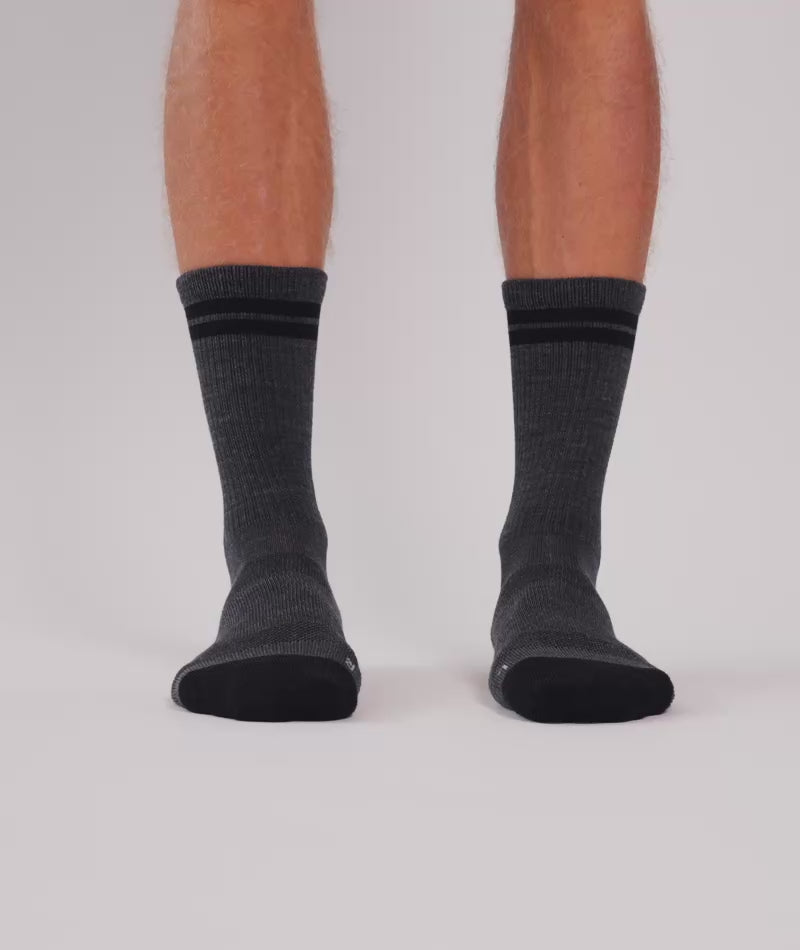 Chaussettes mi-hautes en laine mérinos mi-épaisse - Gris fumée